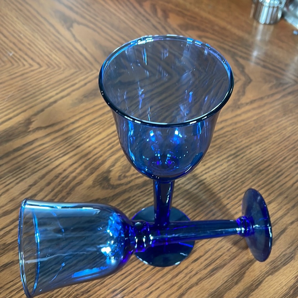 Set of 2 cobalt blue long stemmed wine glasses 9 inches tall.